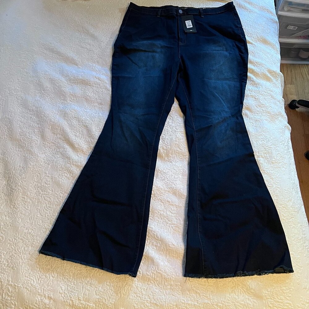 Fashion Nova "Valentina" Flare Jeans